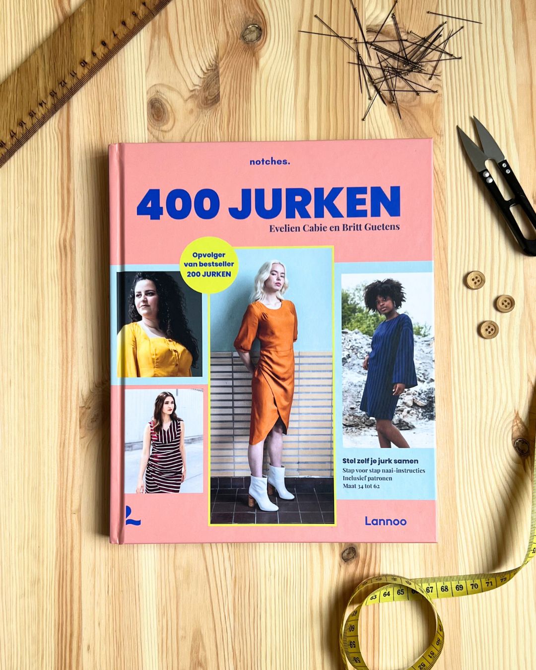 Book '400 jurken' - DUTCH